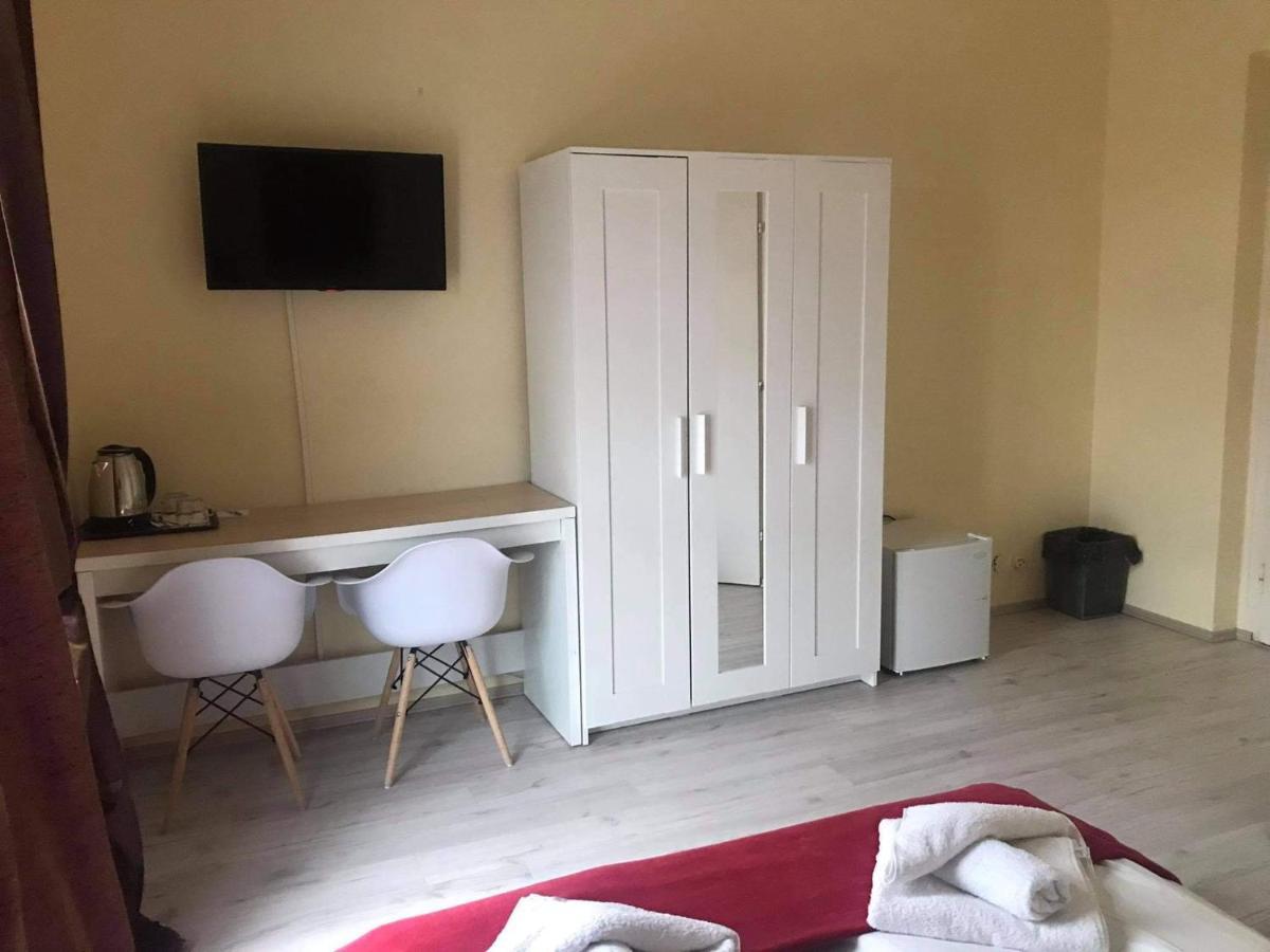 Y Panzio Bed and Breakfast Balatonlelle Eksteriør billede