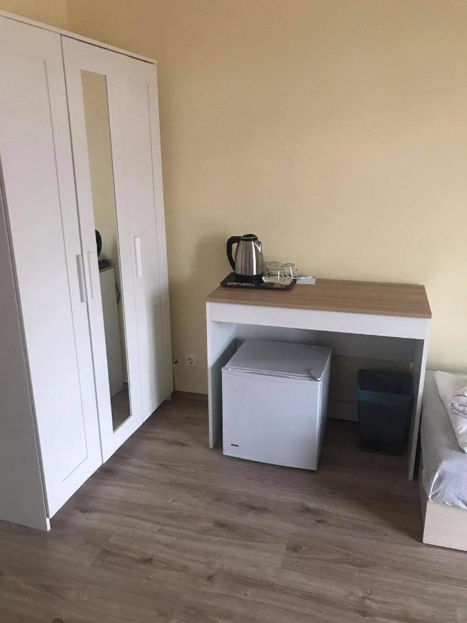 Y Panzio Bed and Breakfast Balatonlelle Eksteriør billede